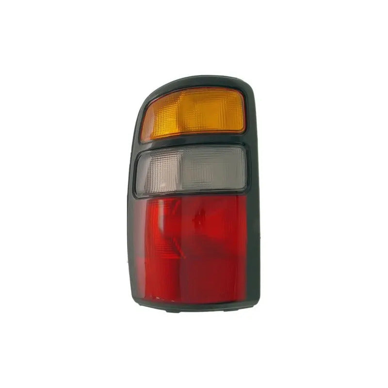 Foco Trasero Izq Chevrolet Suburban 1500 5.3l V8 04-06