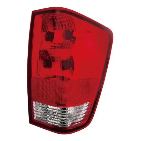 Foco Trasero Nissan Titan 5.6l 5552cc V8  05-14